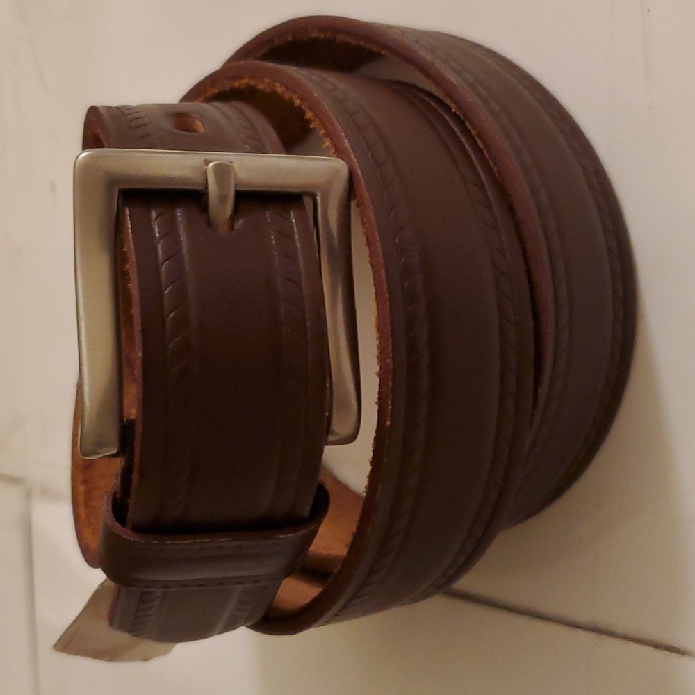 New with tags Vintage real leather Mens brown belt in 2 Sizes 35" & 36"